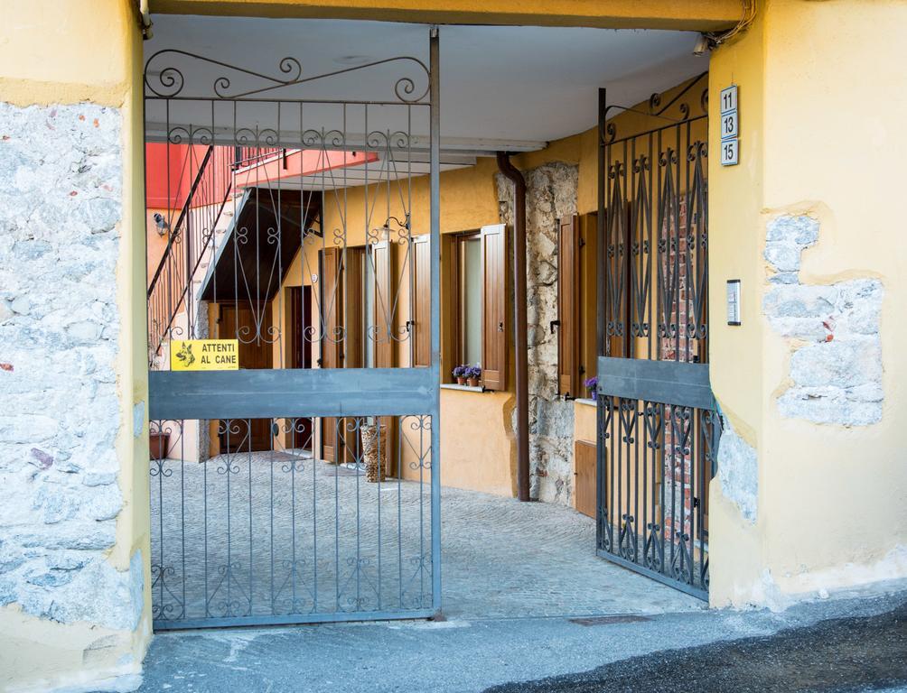 Casa Corte Alla Rocca Арона Екстериор снимка