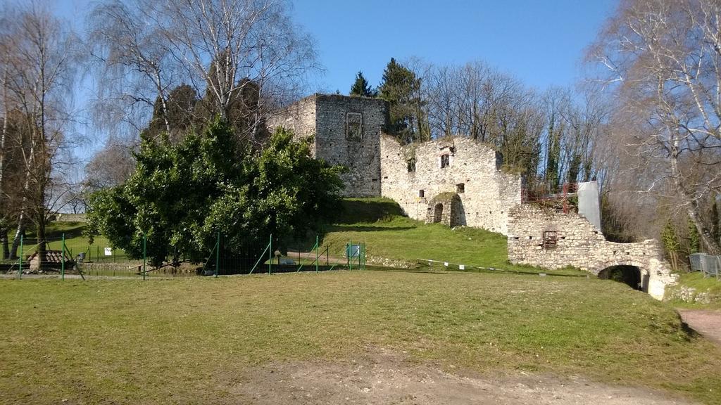 Casa Corte Alla Rocca Арона Екстериор снимка